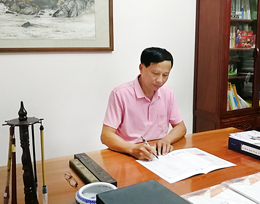 郑伟光个人照1.jpg