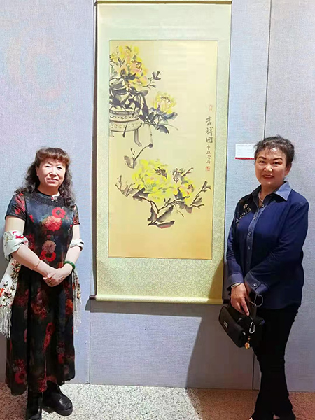 参展人员和李丹老师合影（二）.jpg