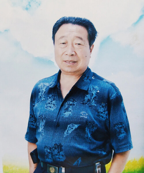 15  赵凤起像（作者简介用）.jpg