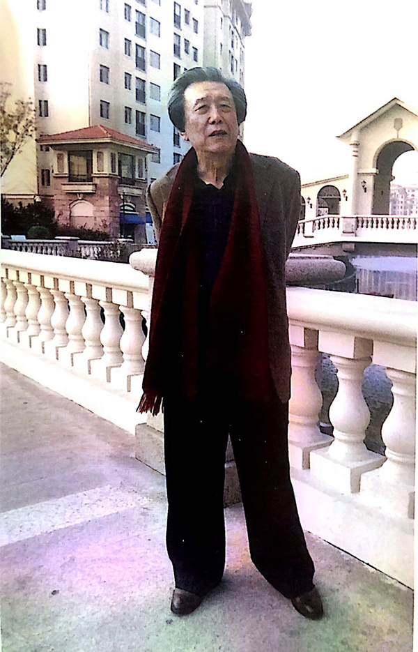 张若谷个人照片.jpg
