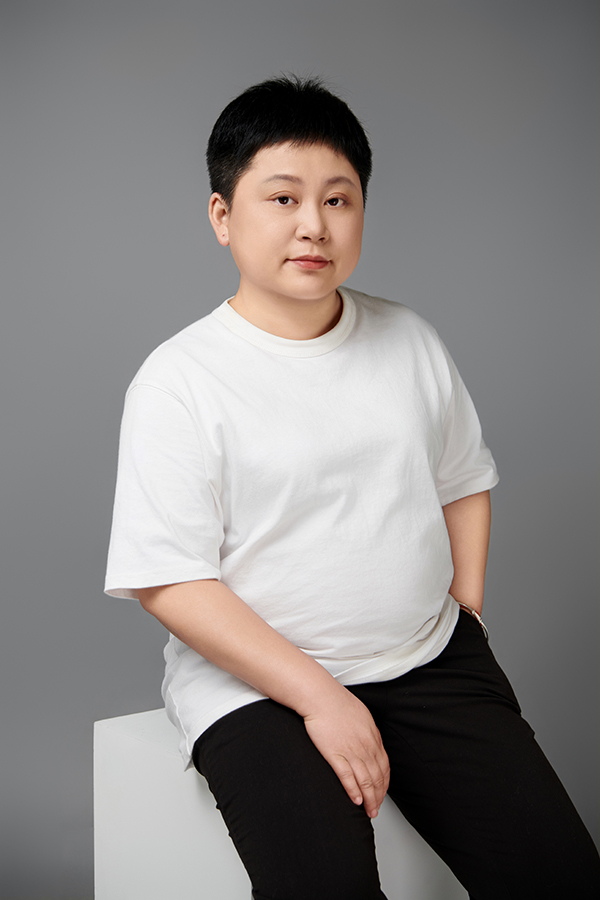 罗敏.jpg