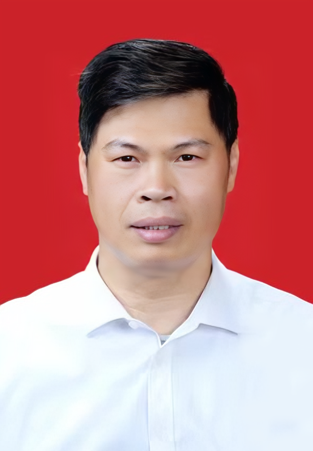 郑慕龙.png