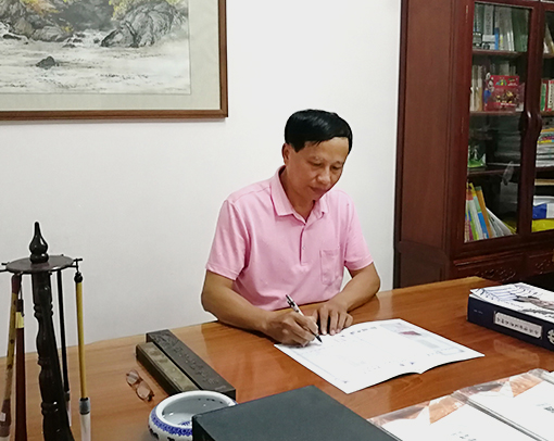 郑伟光个人照.jpg
