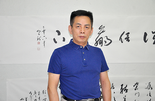胡幼龙.jpg