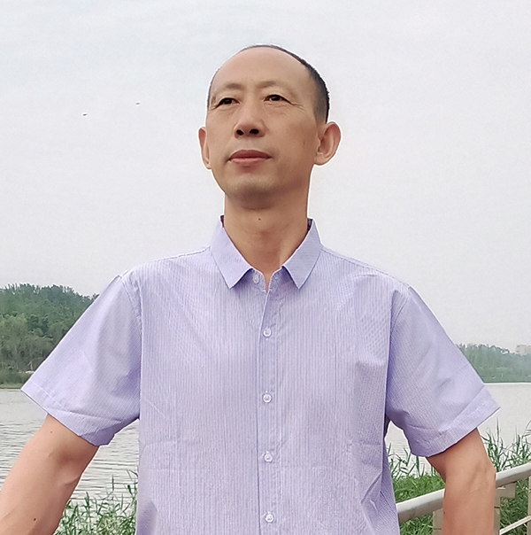 饶龙起.jpg